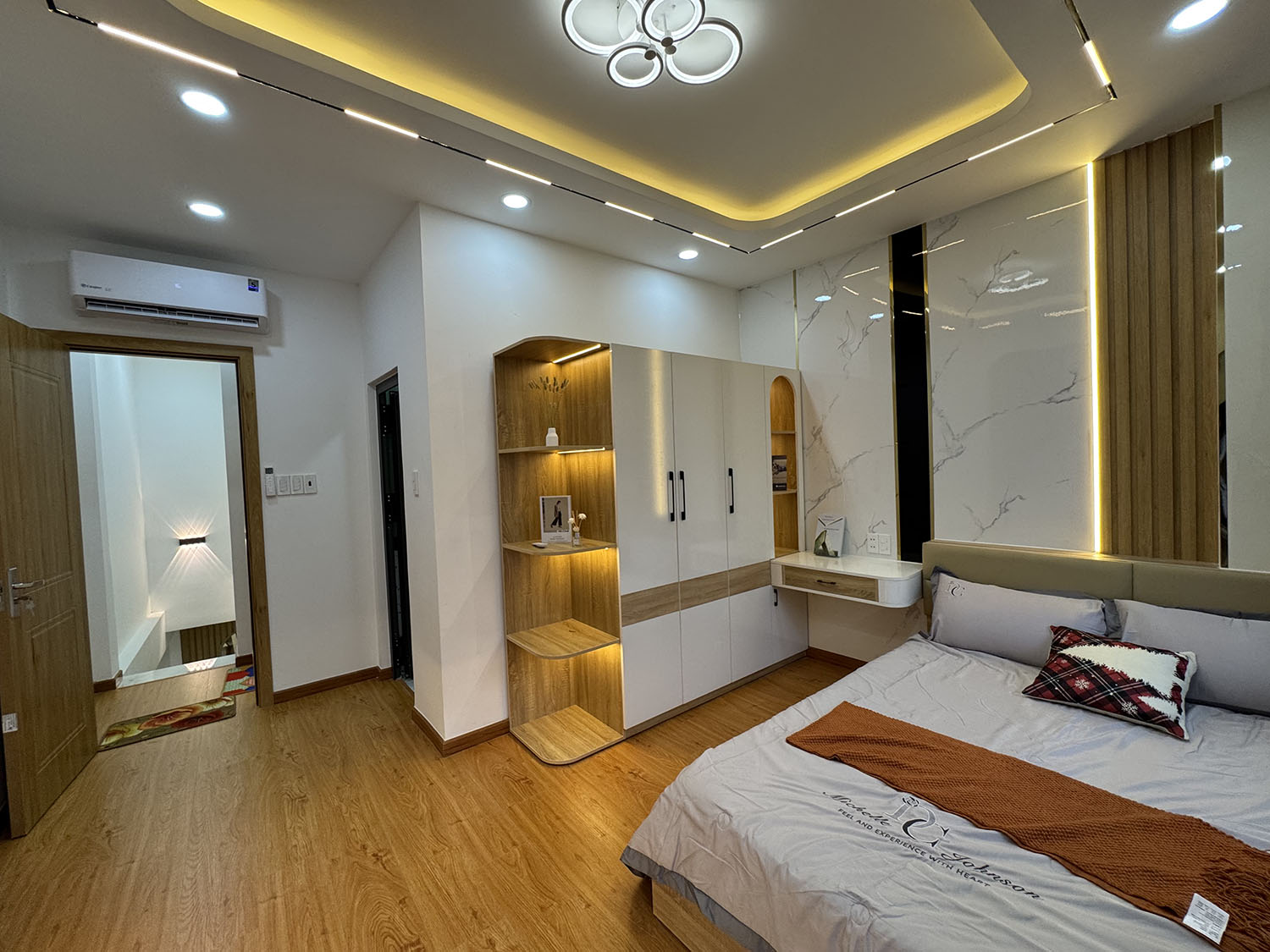 Lửng+1 lầu 4,2x12=50m2 có phòng master tầng trệt cho người lờn full nội thất khu vip Nguyễn Văn Đậu